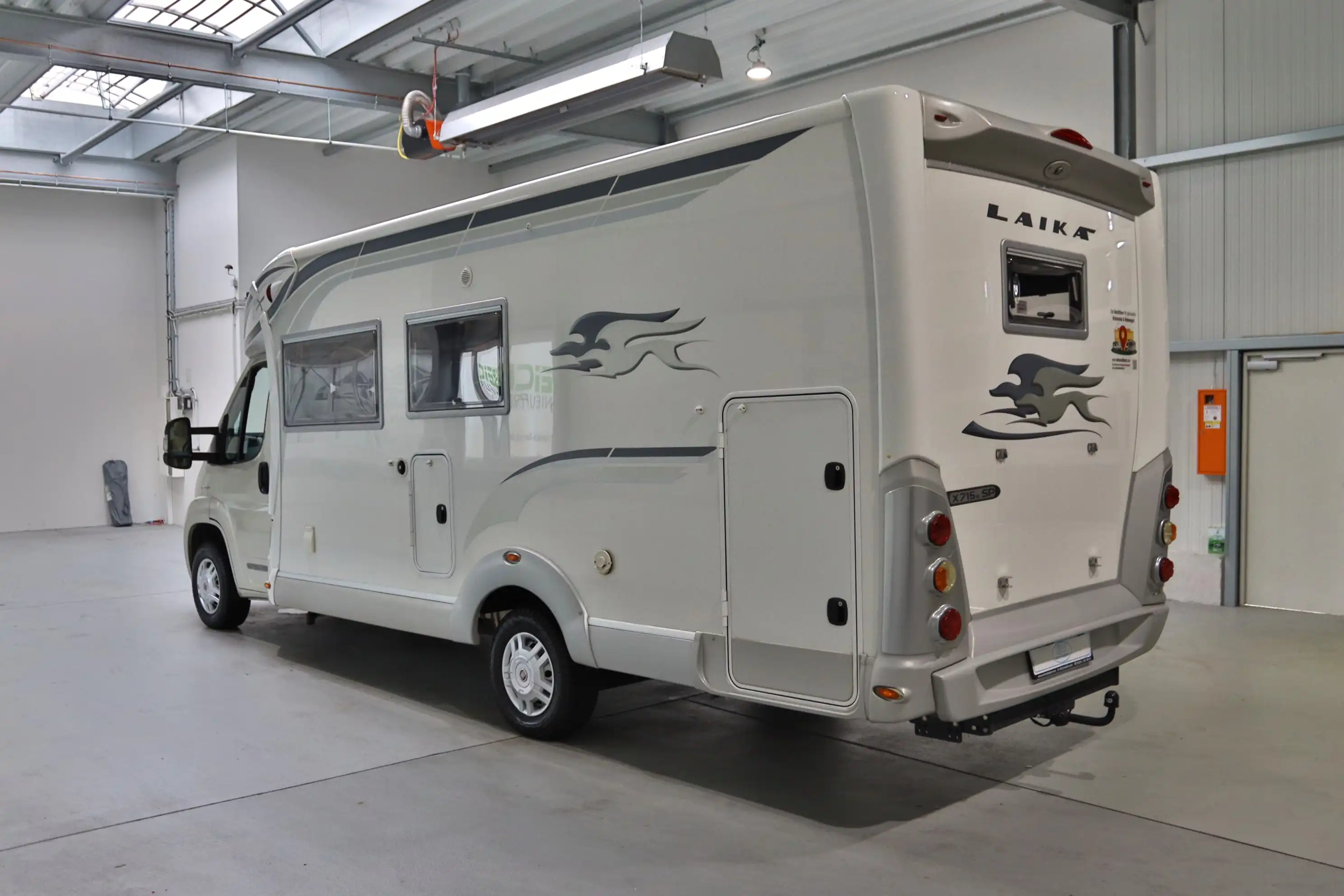 LAIKA X 715 R